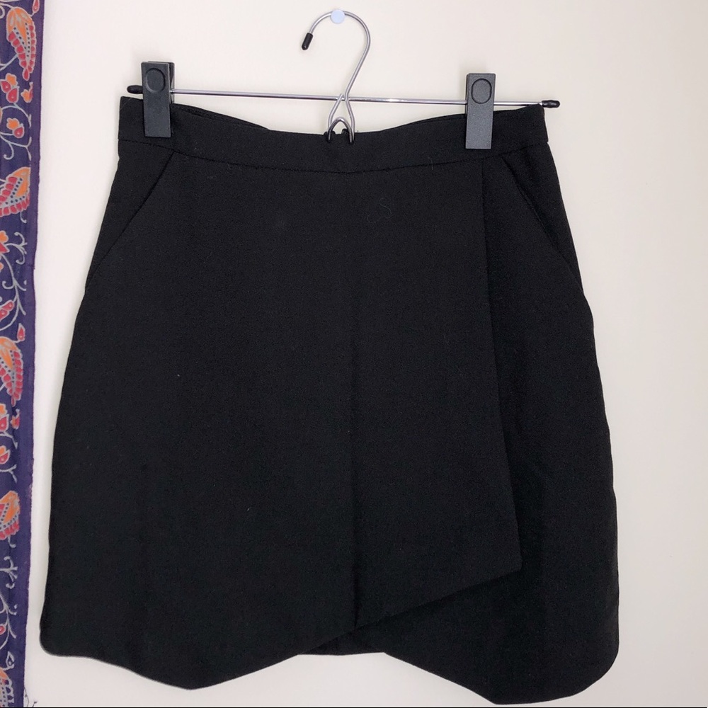 NEW WITHOUT TAGS Misguided black skirt